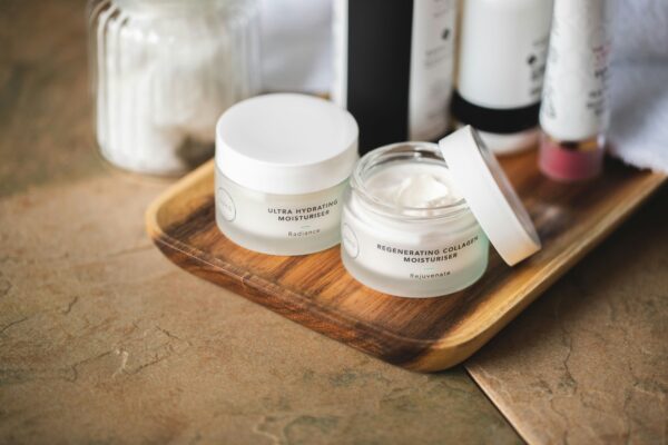 poko-skincare-AxKIWMgUJOI-unsplash Cosmige Hydrating Moisturizer