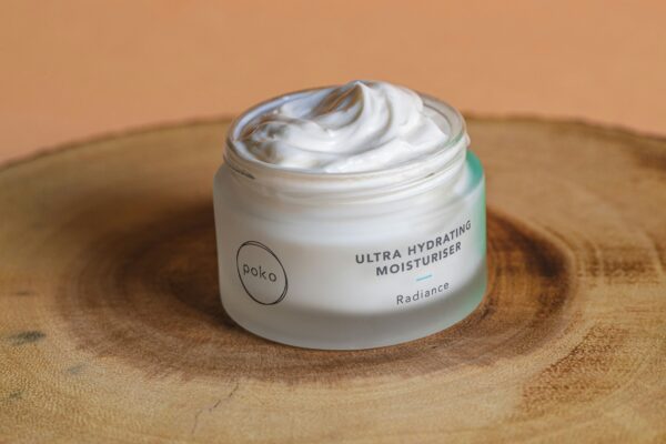 poko-skincare-QTGB4D8kDoc-unsplash Cosmige Hydrating Moisturizer